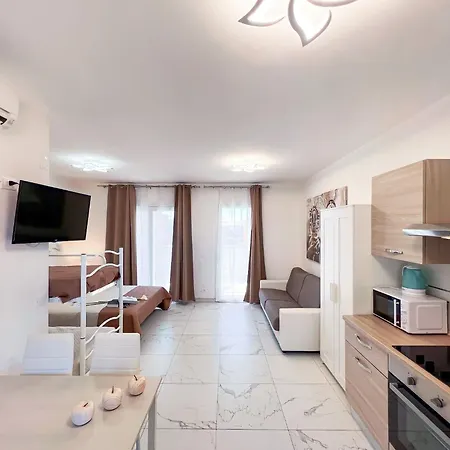 Design And Comfort In Apartament Bibione
